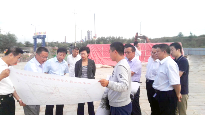 雷健坤市长视察工地网站图.jpg 雷健坤市长视察工地网站图.jpg
