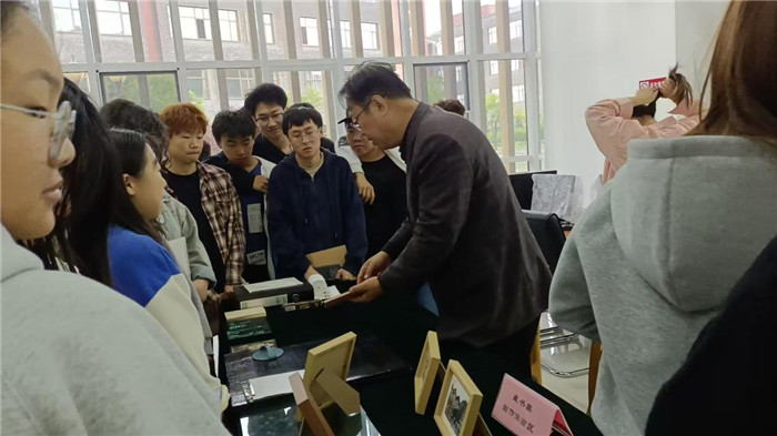 图片2.jpg 图片2.jpg