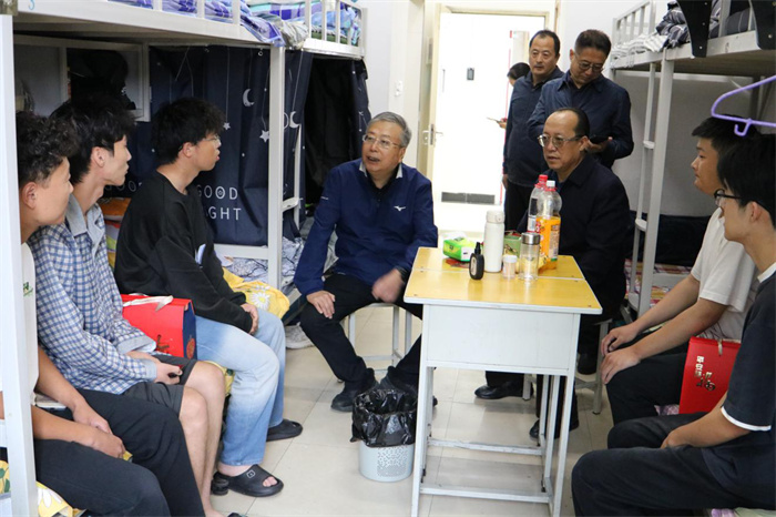 图片4.jpg 图片4.jpg