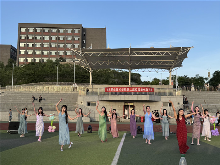图片4.jpg 图片4.jpg
