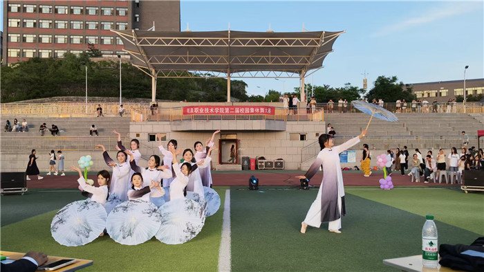图片5.jpg 图片5.jpg